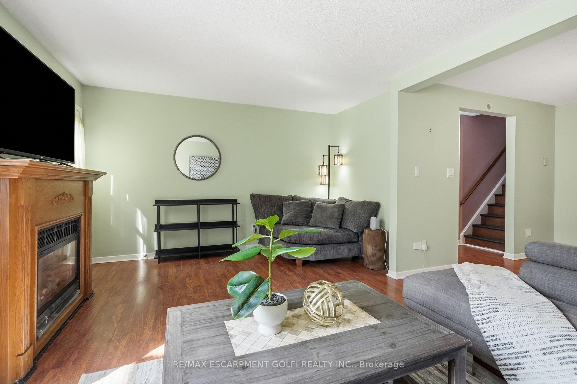 Photo 10 of Unit 14, 63 Fonthill Road, Hamilton, Fessenden — HOMEH