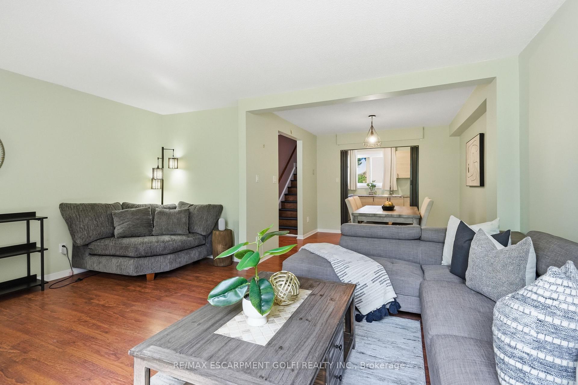 Photo 11 of Unit 14, 63 Fonthill Road, Hamilton, Fessenden — HOMEH