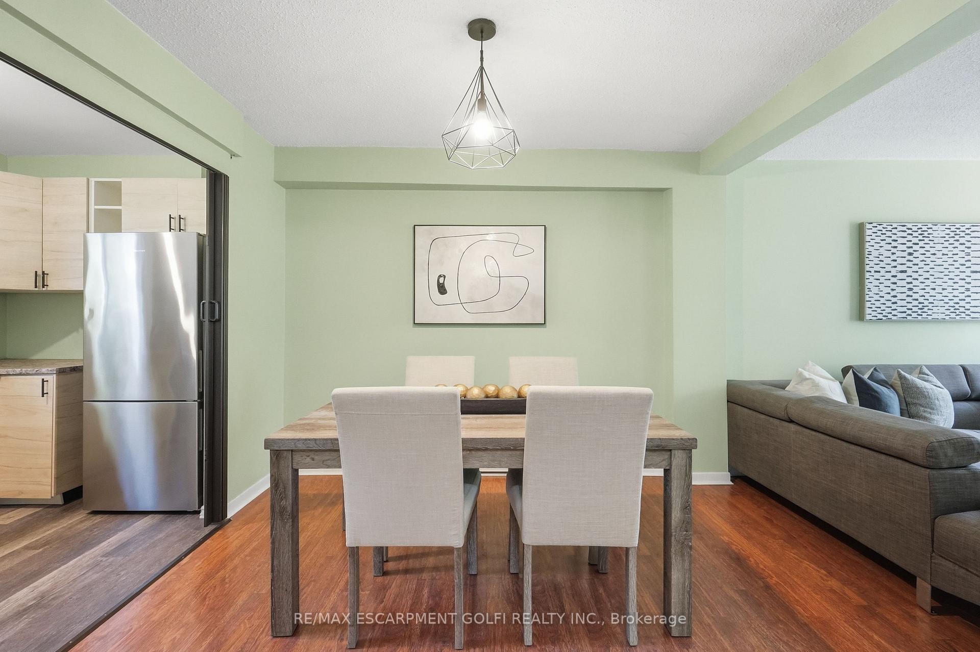 Photo 13 of Unit 14, 63 Fonthill Road, Hamilton, Fessenden — HOMEH