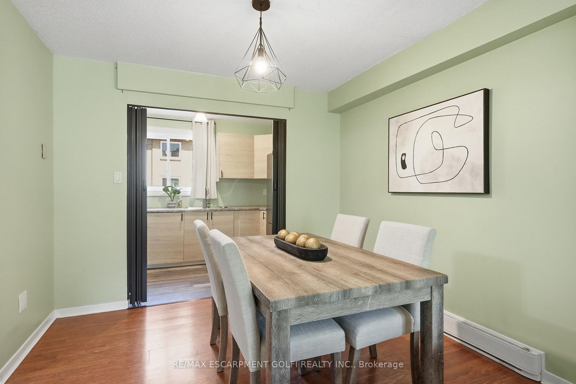 Photo 14 of Unit 14, 63 Fonthill Road, Hamilton, Fessenden — HOMEH