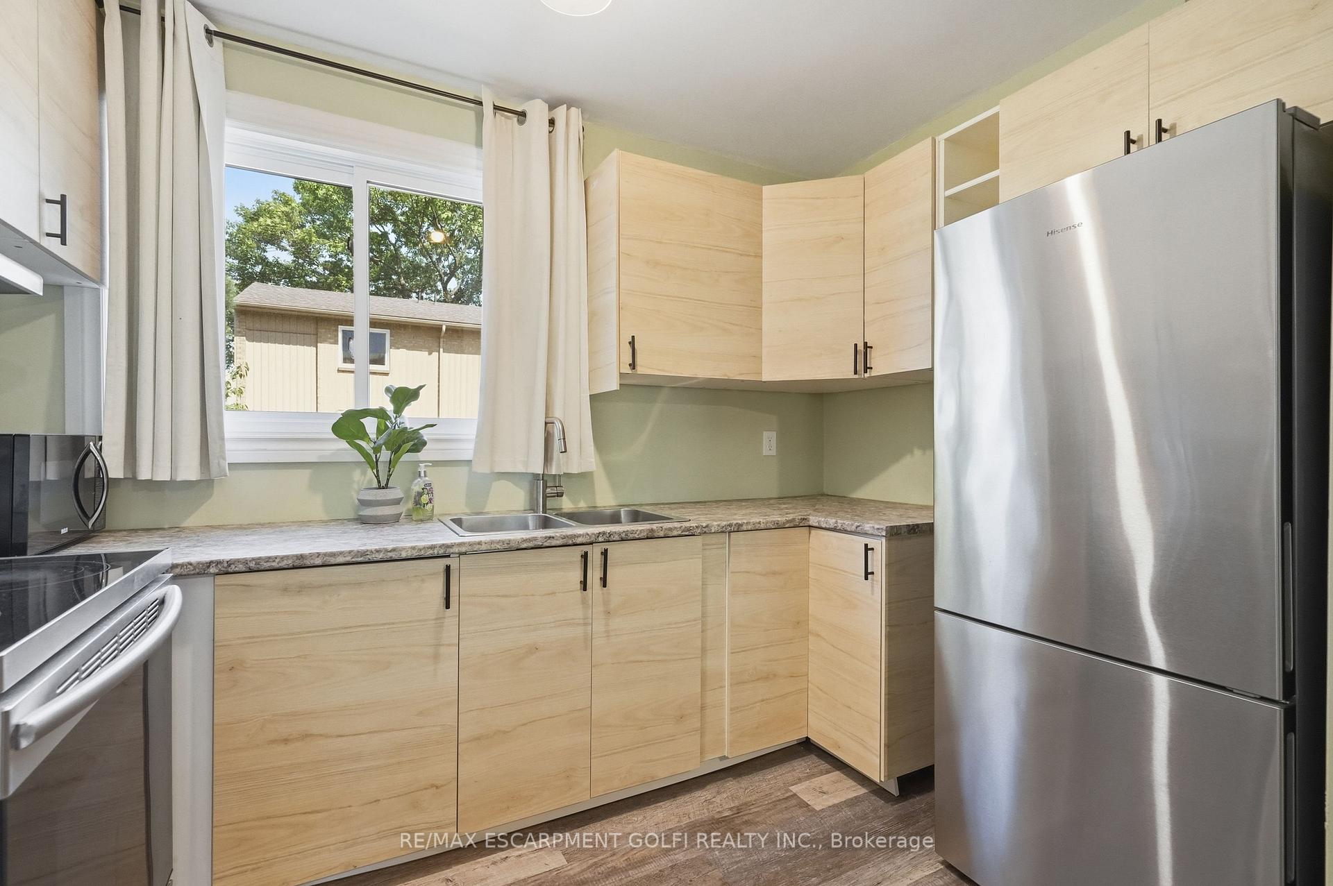 Photo 17 of Unit 14, 63 Fonthill Road, Hamilton, Fessenden — HOMEH