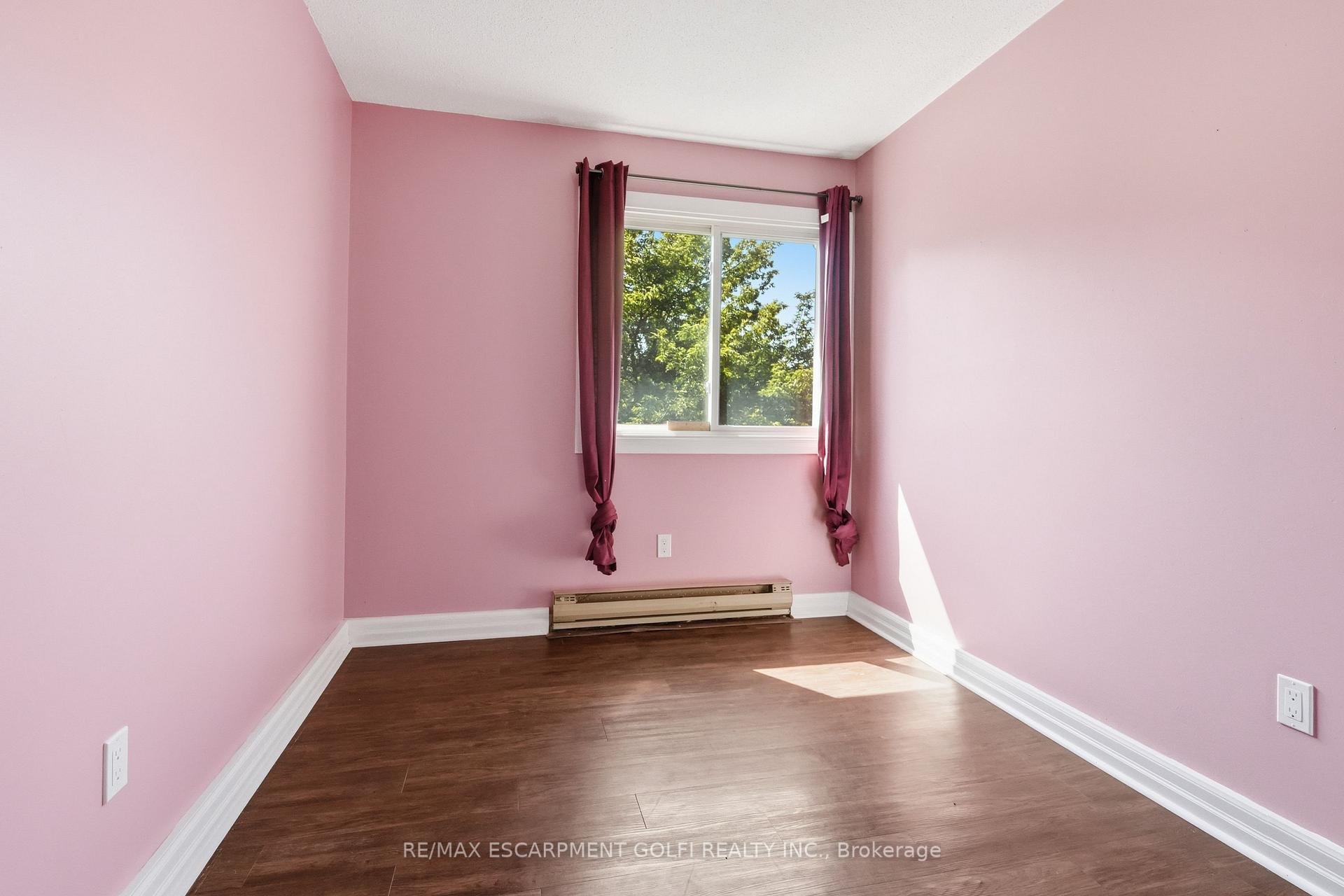 Photo 24 of Unit 14, 63 Fonthill Road, Hamilton, Fessenden — HOMEH