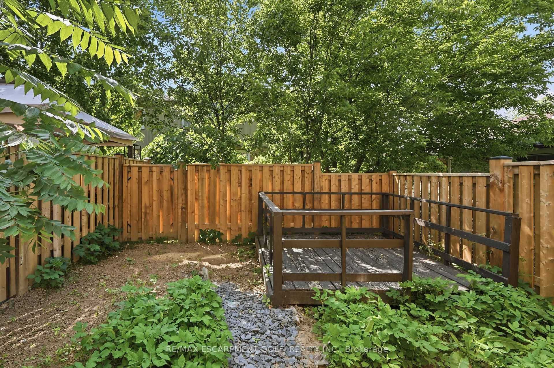 Photo 30 of Unit 14, 63 Fonthill Road, Hamilton, Fessenden — HOMEH