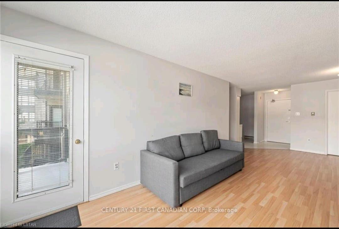 Photo 5 of Unit 208, 1 Jacksway Crescent, London, North G — HOMEH