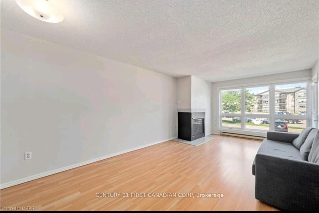 Photo 7 of Unit 208, 1 Jacksway Crescent, London, North G — HOMEH