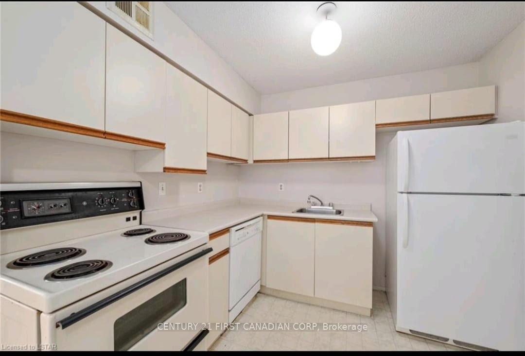 Photo 10 of Unit 208, 1 Jacksway Crescent, London, North G — HOMEH