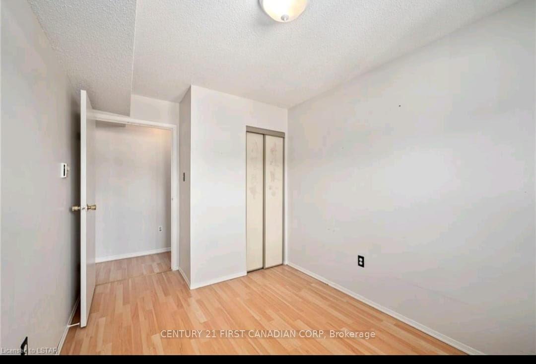 Photo 11 of Unit 208, 1 Jacksway Crescent, London, North G — HOMEH