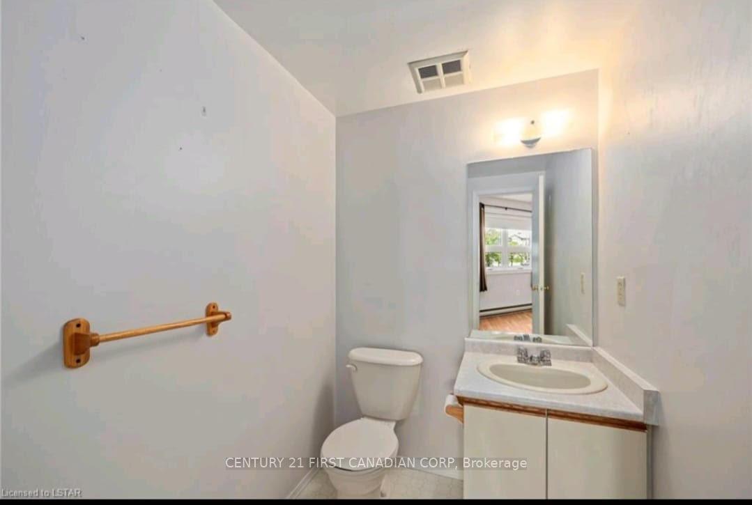 Photo 15 of Unit 208, 1 Jacksway Crescent, London, North G — HOMEH