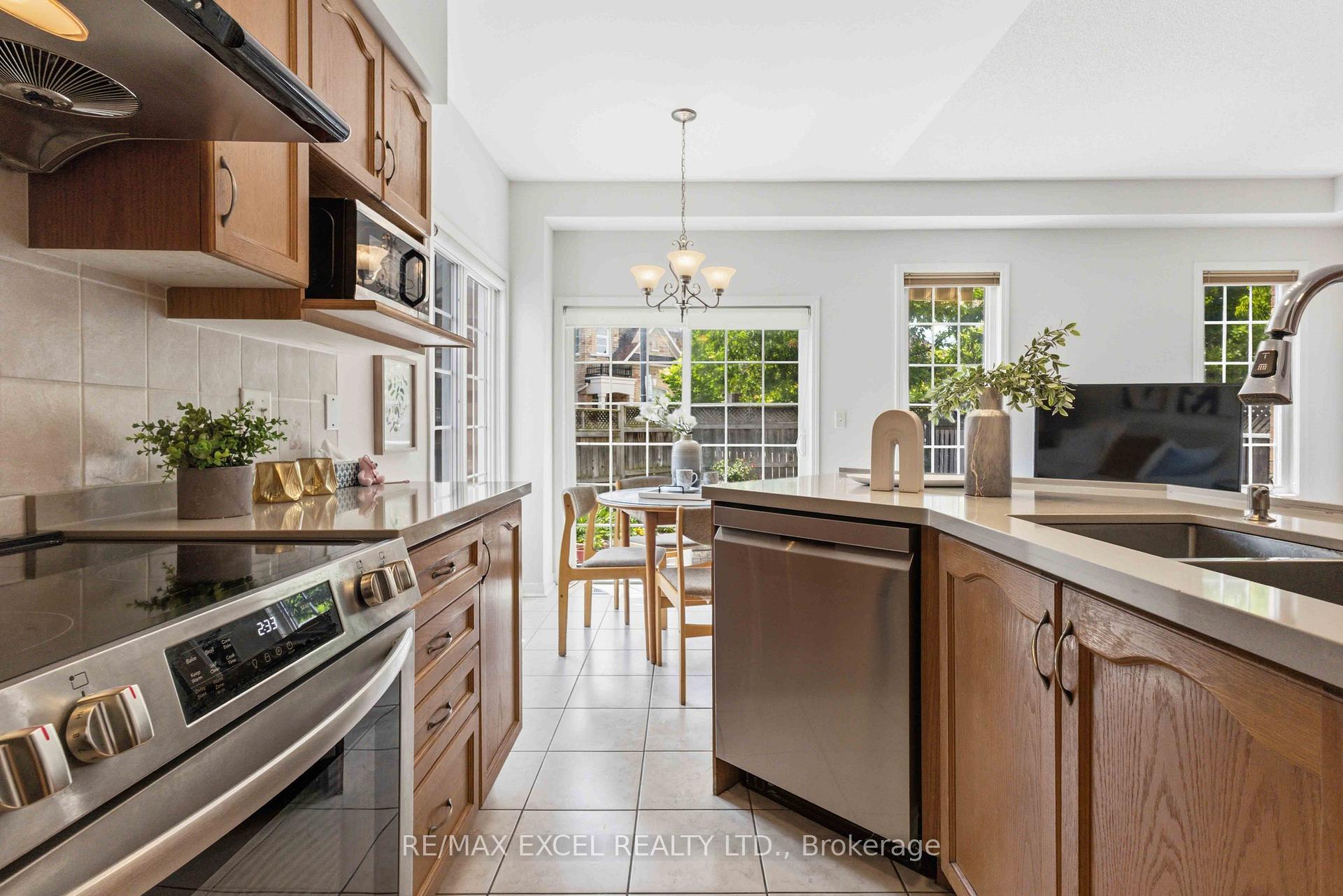Photo 15 of 174 Roy Rainey Avenue, Markham, Wismer — HOMEH