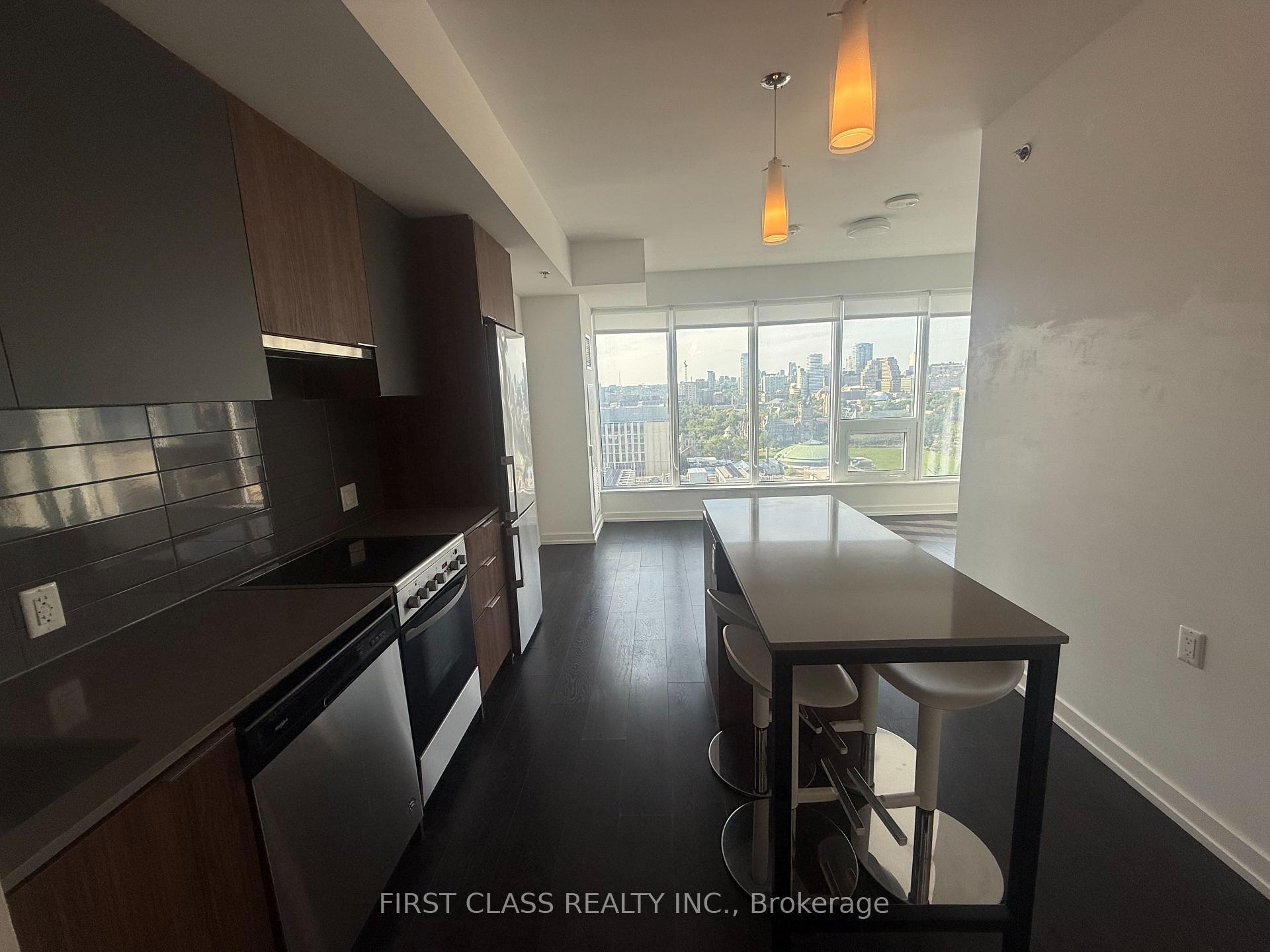 Photo 5 of Unit 1806, 203 College Street, Toronto, Kensington-Chinatown — HOMEH