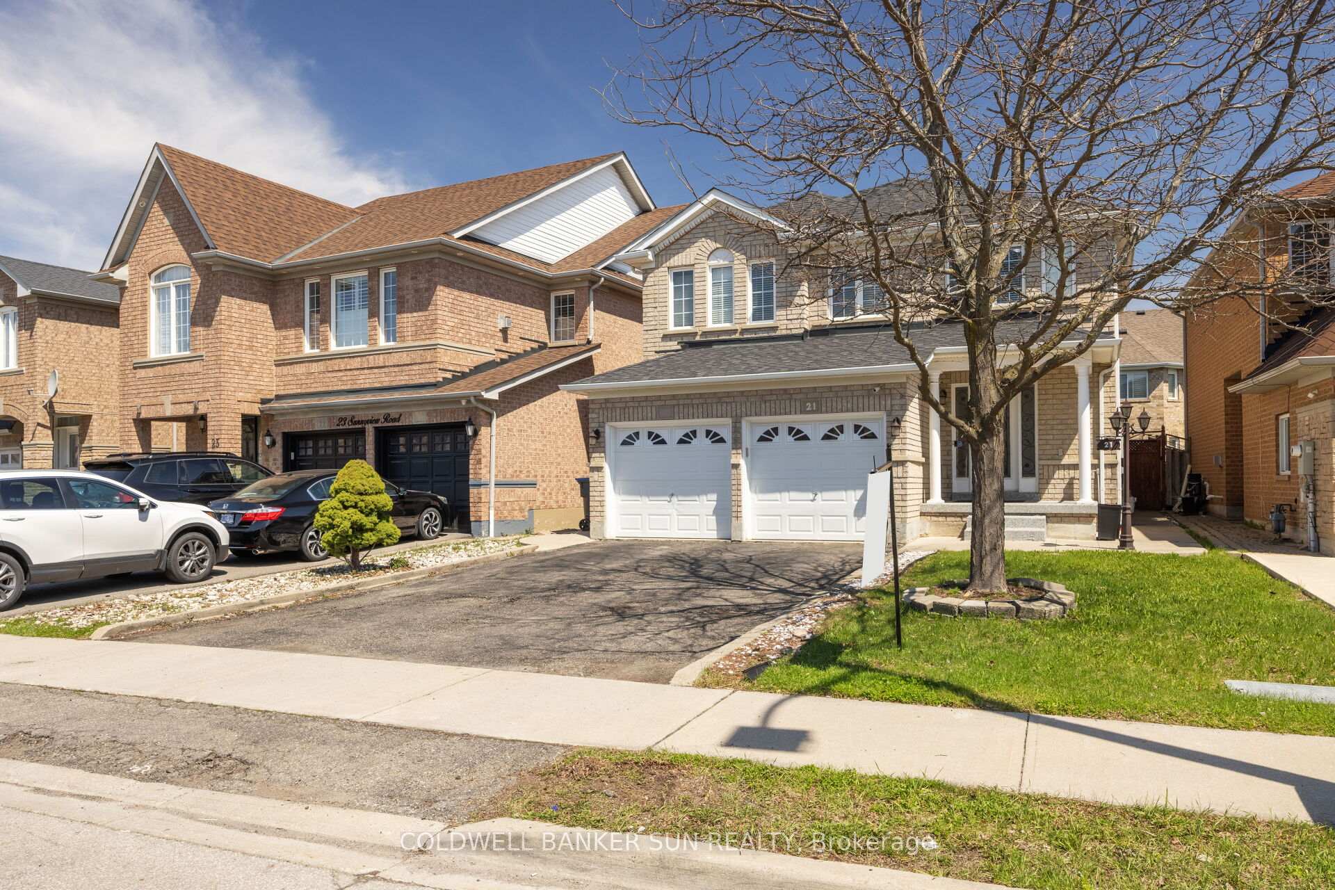 Photo 6 of 21 Sunnyview Road, Brampton, Fletcher's Meadow — HOMEH