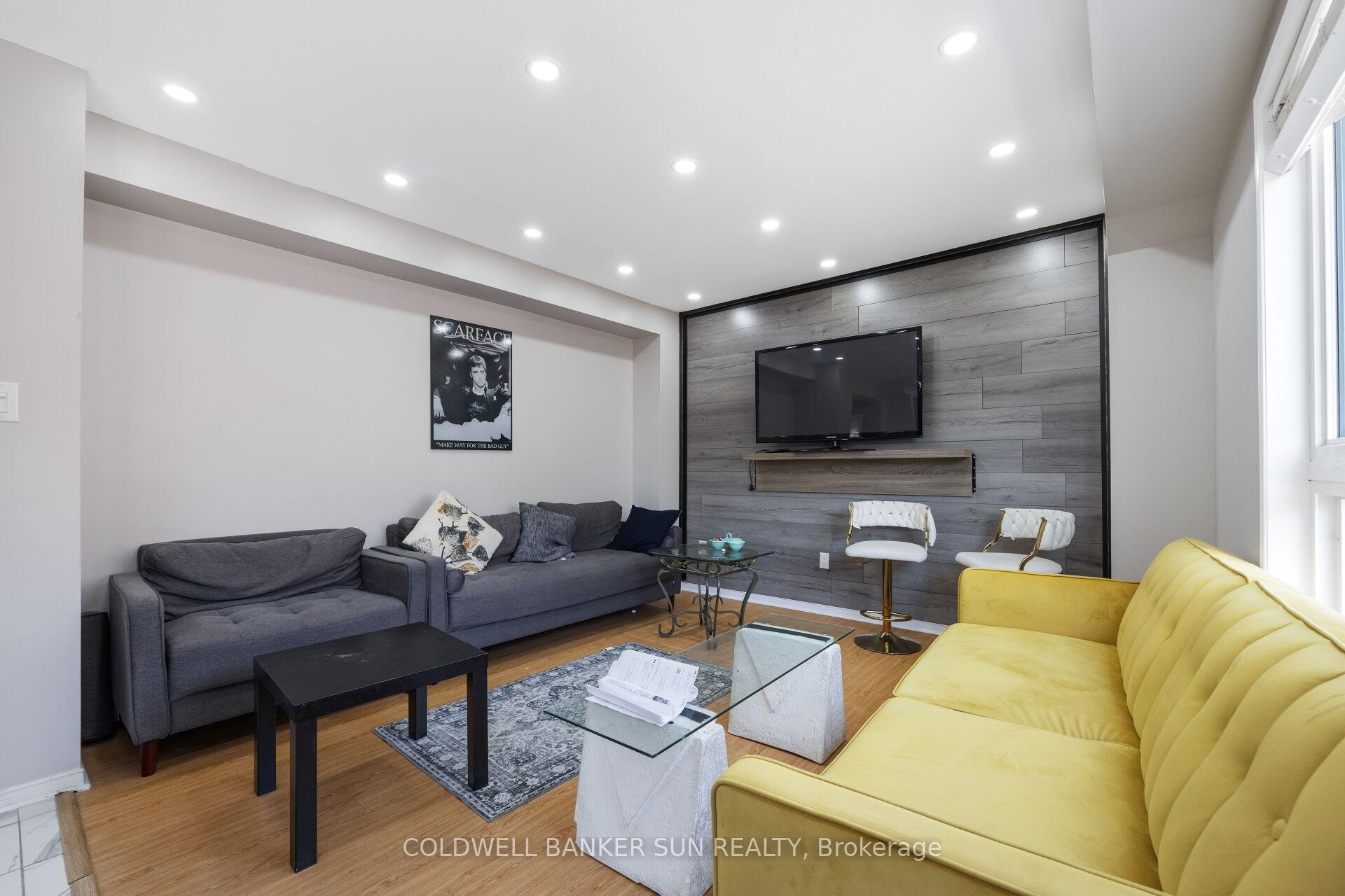 Photo 11 of 21 Sunnyview Road, Brampton, Fletcher's Meadow — HOMEH