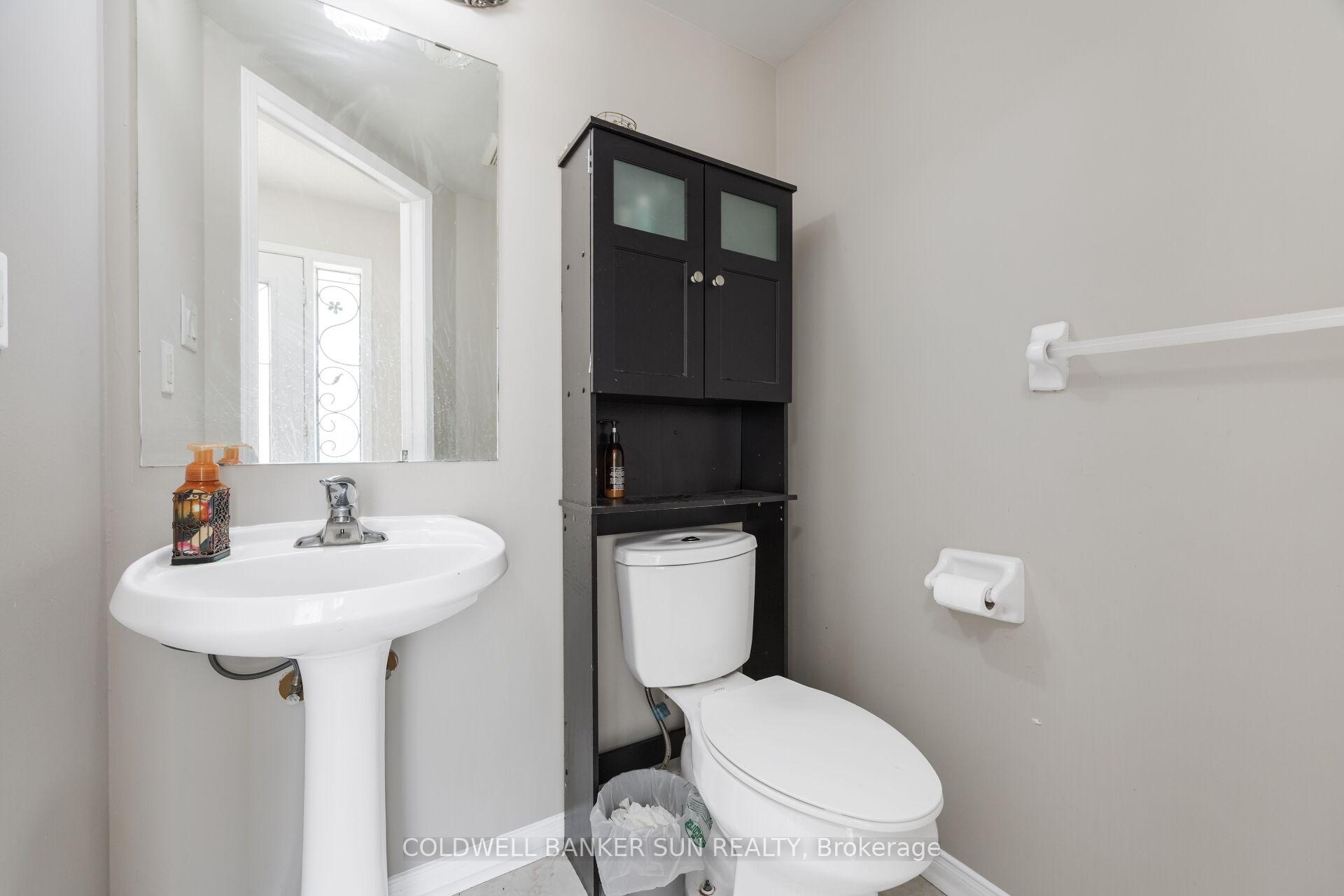 Photo 23 of 21 Sunnyview Road, Brampton, Fletcher's Meadow — HOMEH
