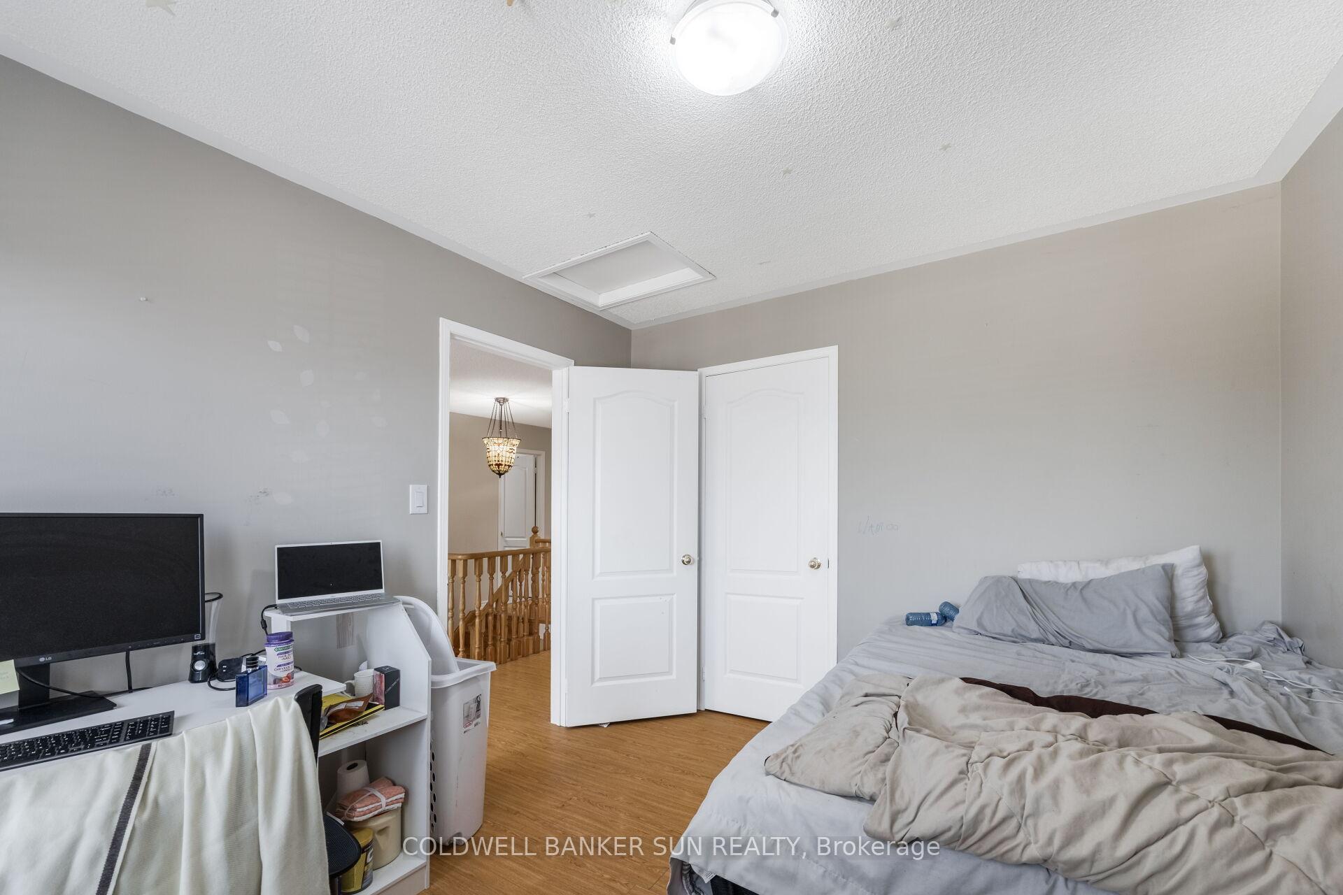Photo 35 of 21 Sunnyview Road, Brampton, Fletcher's Meadow — HOMEH