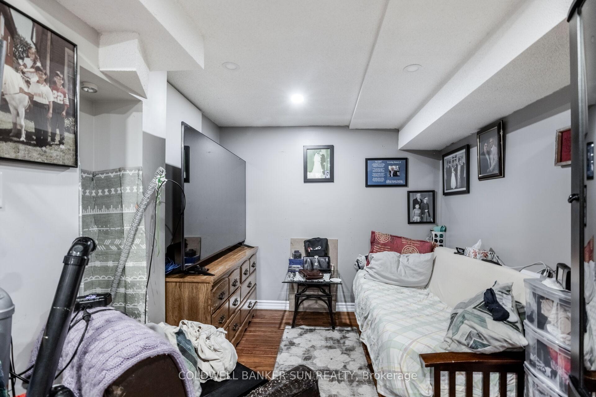 Photo 39 of 21 Sunnyview Road, Brampton, Fletcher's Meadow — HOMEH