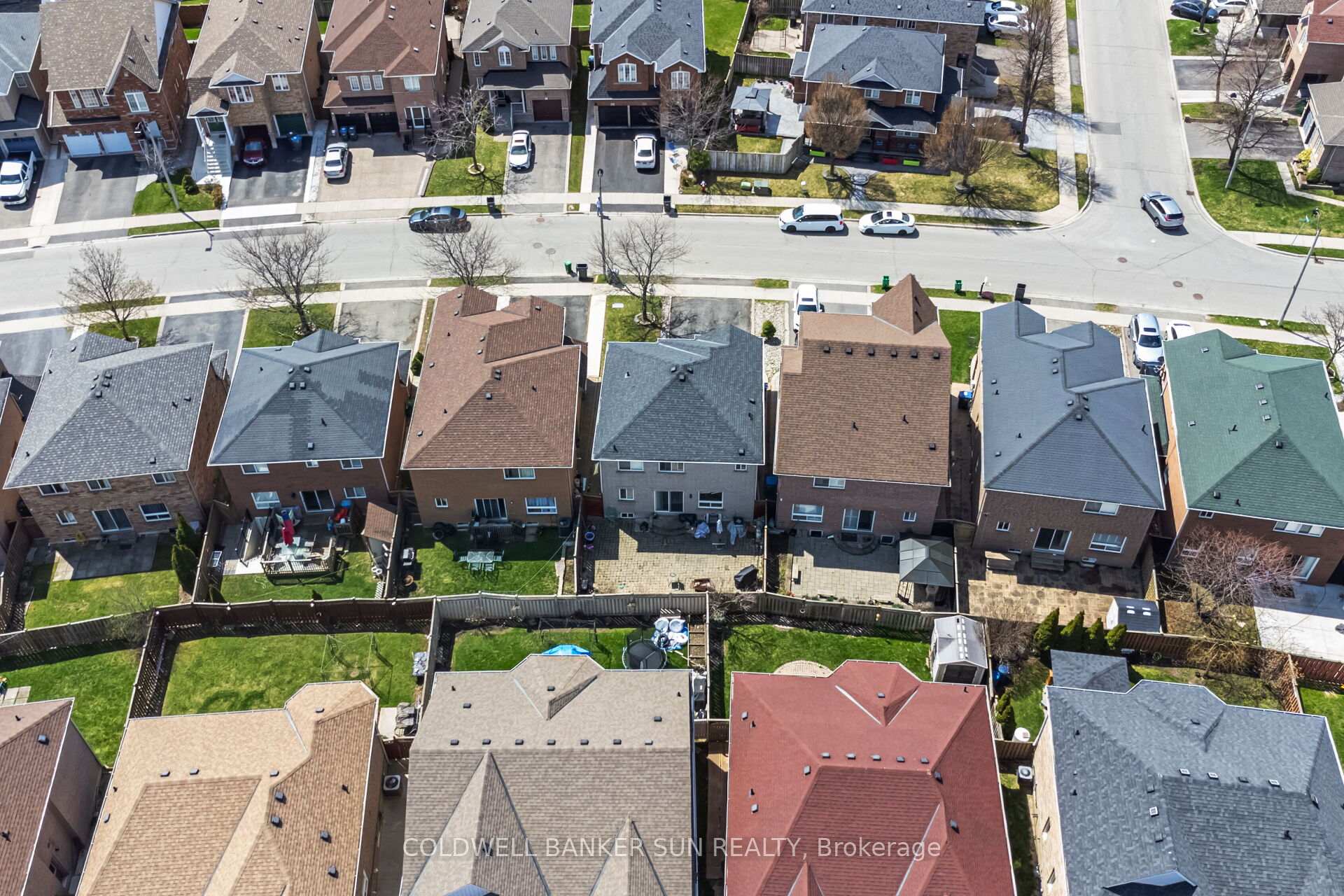 Photo 48 of 21 Sunnyview Road, Brampton, Fletcher's Meadow — HOMEH