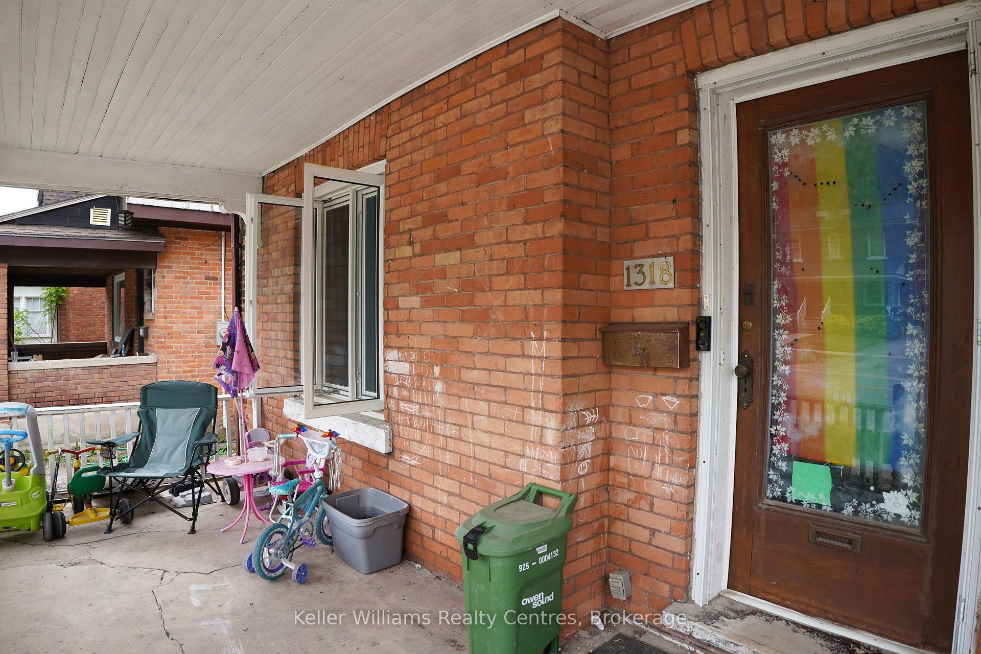 Photo 3 of 1318 3rd Avenue E, Owen Sound — HOMEH