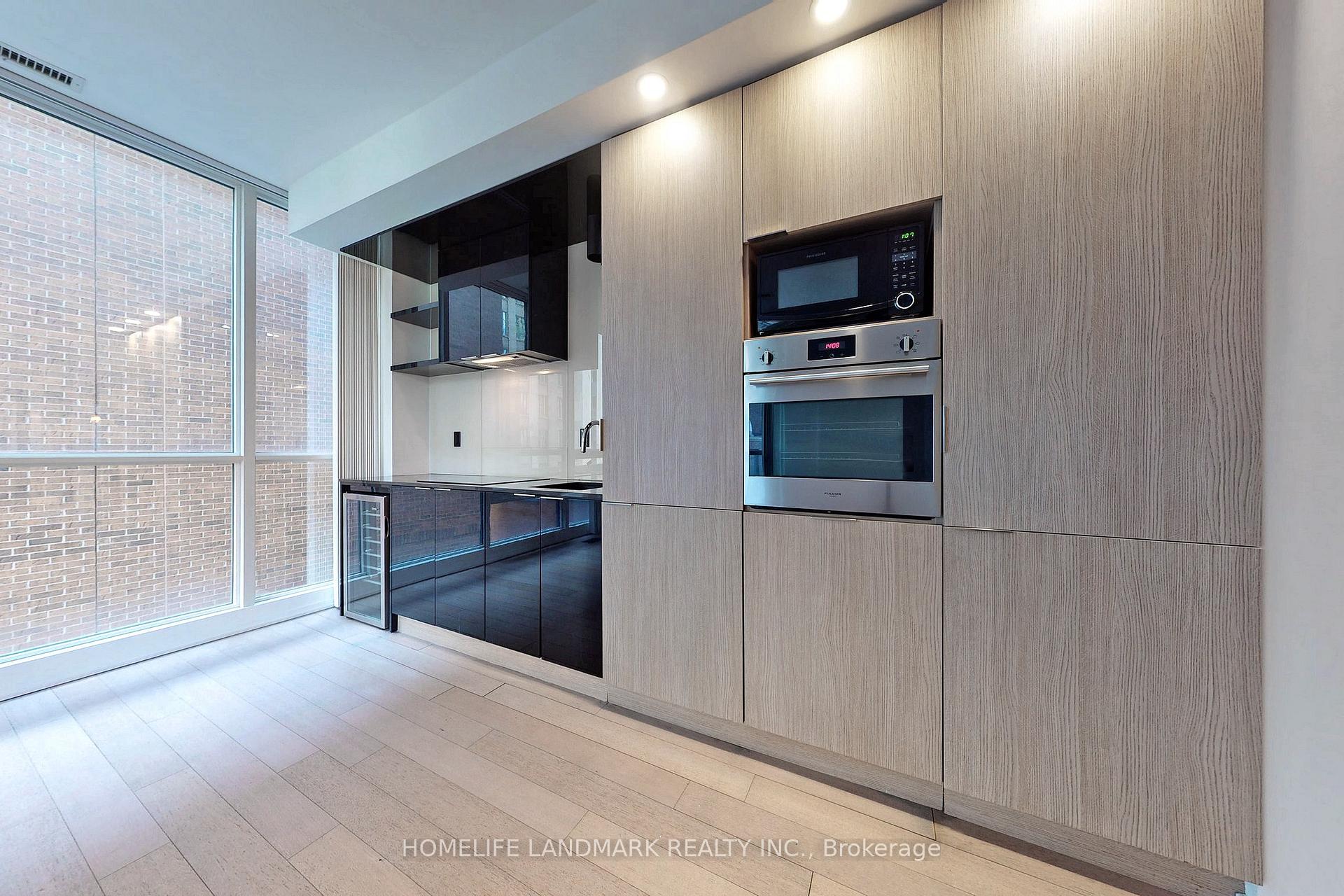 Photo 5 of Unit 903, 70 Temperance Street, Toronto, Bay Street Corridor — HOMEH