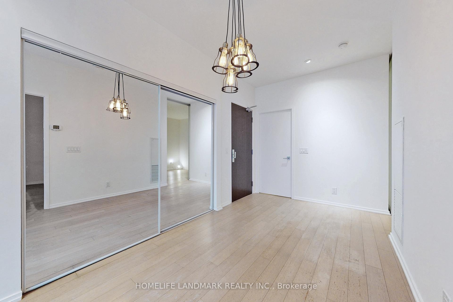 Photo 7 of Unit 903, 70 Temperance Street, Toronto, Bay Street Corridor — HOMEH