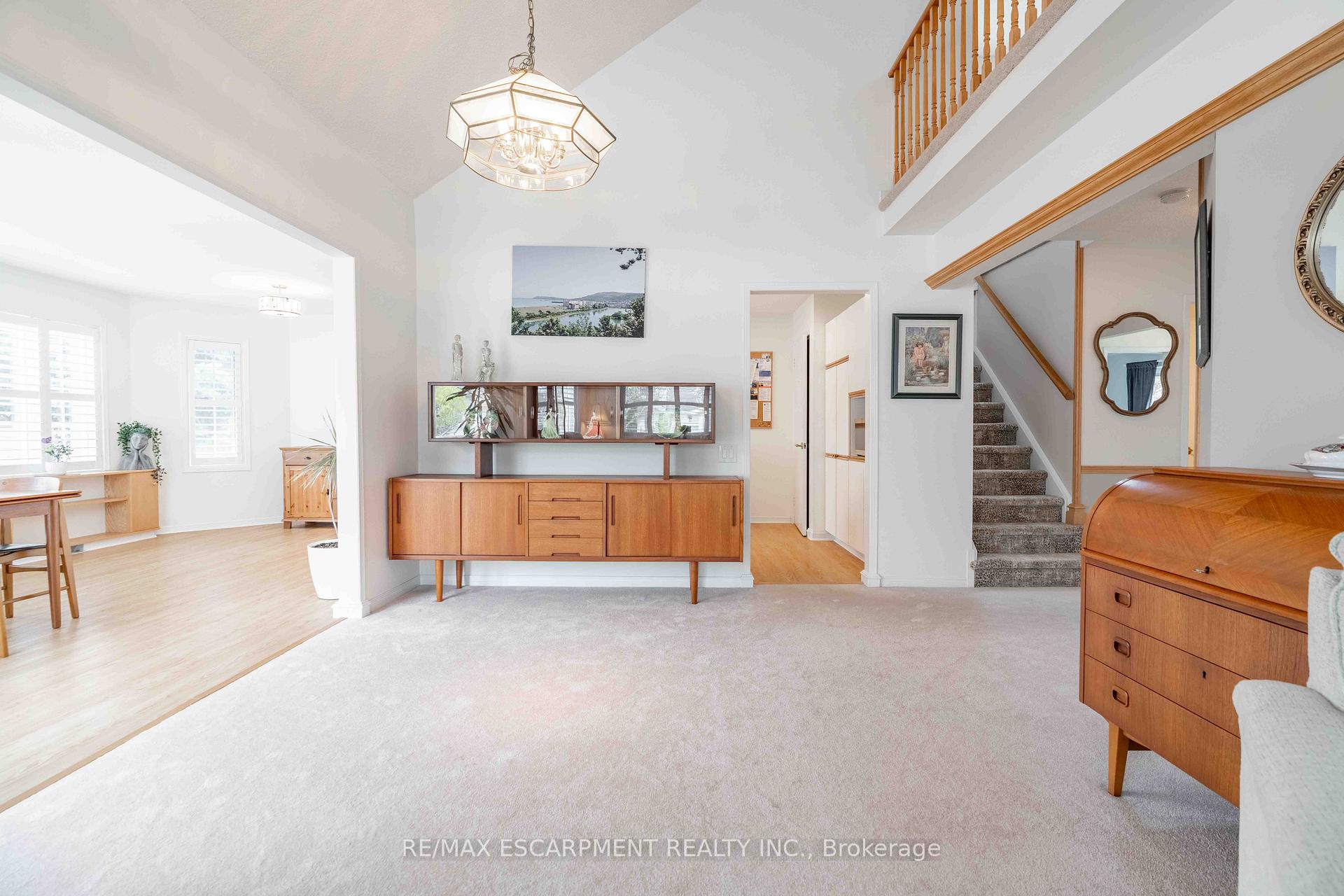 Photo 9 of 195 Silverbirch Boulevard, Hamilton, Rural Glanbrook — HOMEH