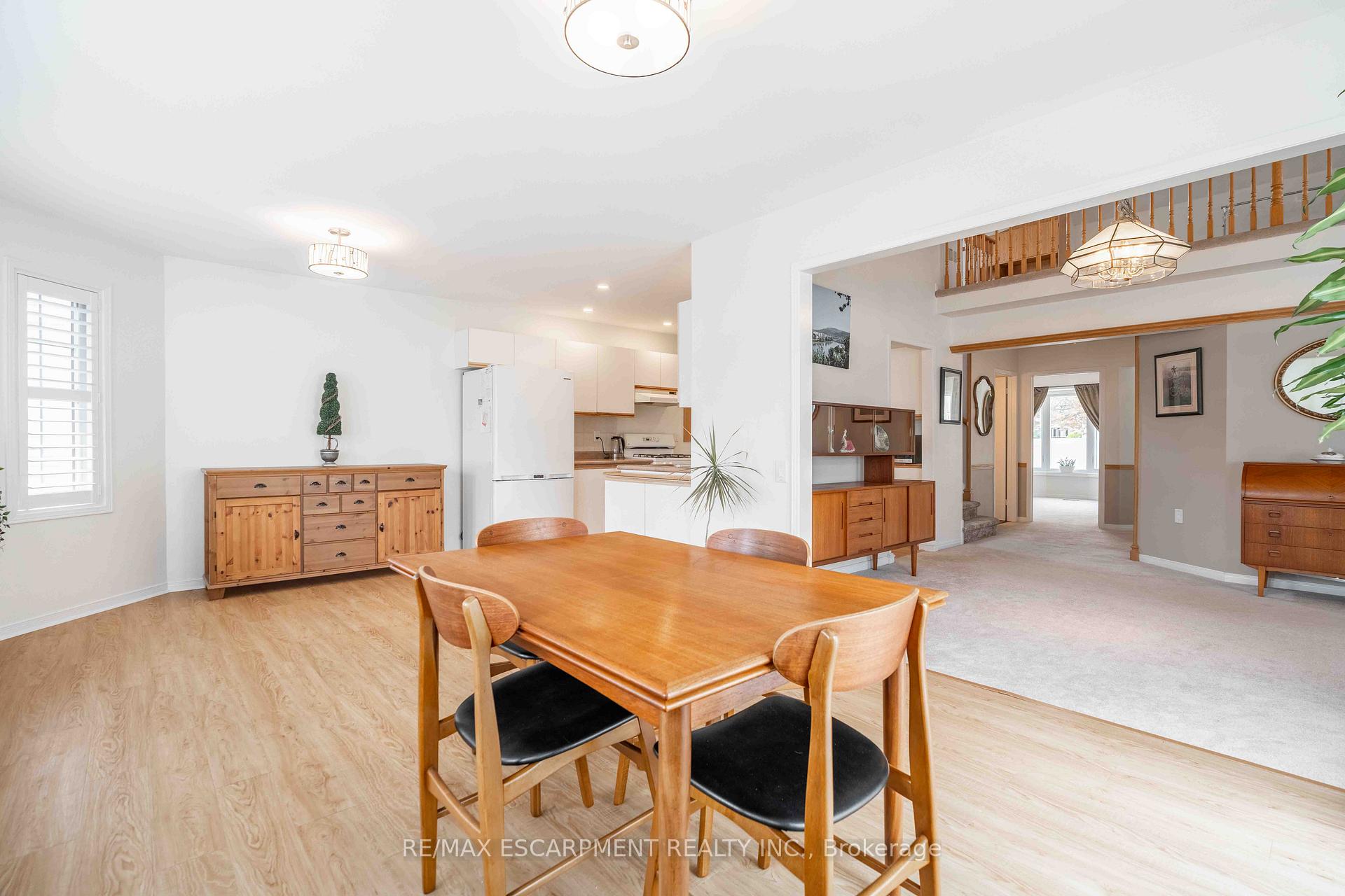 Photo 11 of 195 Silverbirch Boulevard, Hamilton, Rural Glanbrook — HOMEH