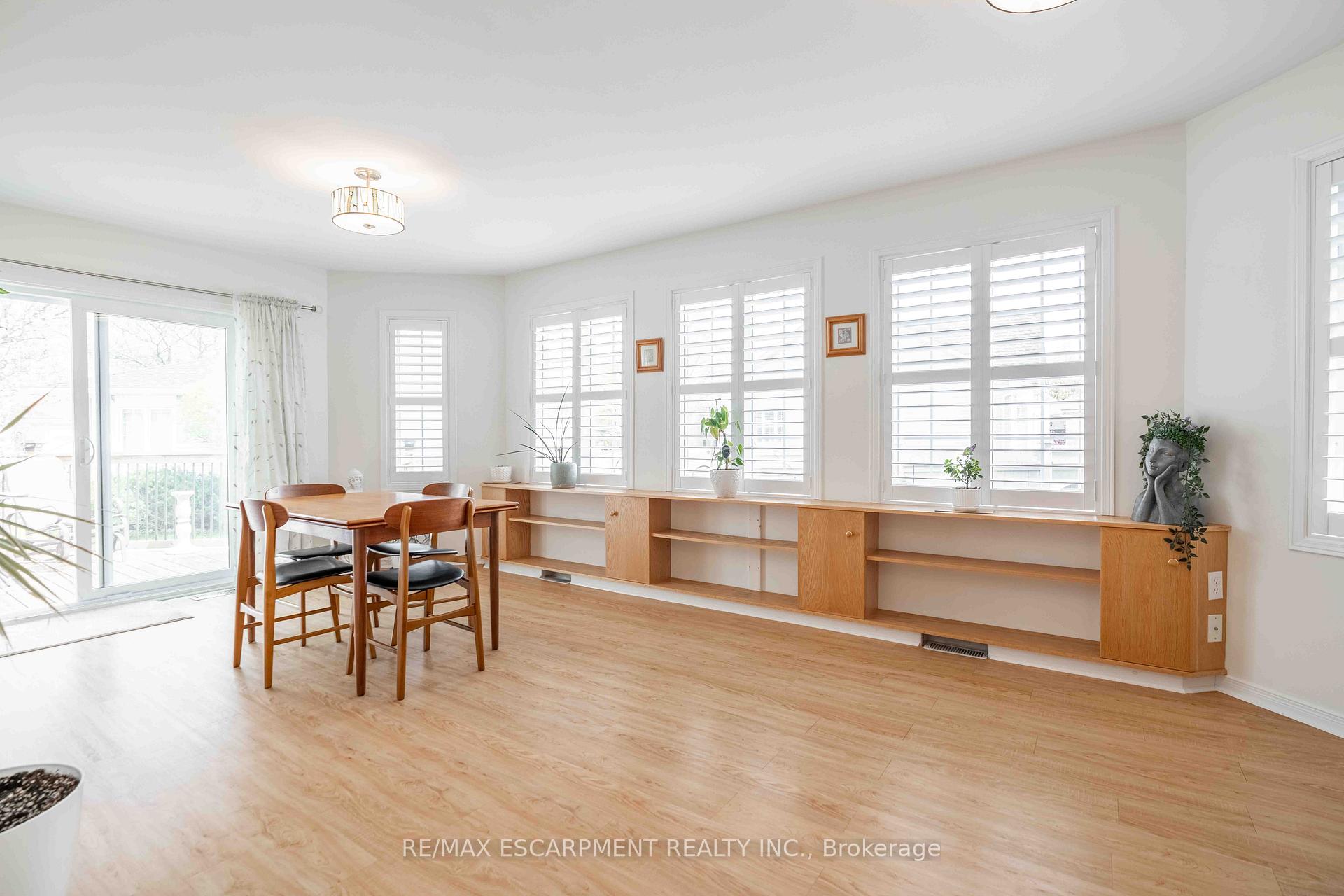 Photo 13 of 195 Silverbirch Boulevard, Hamilton, Rural Glanbrook — HOMEH
