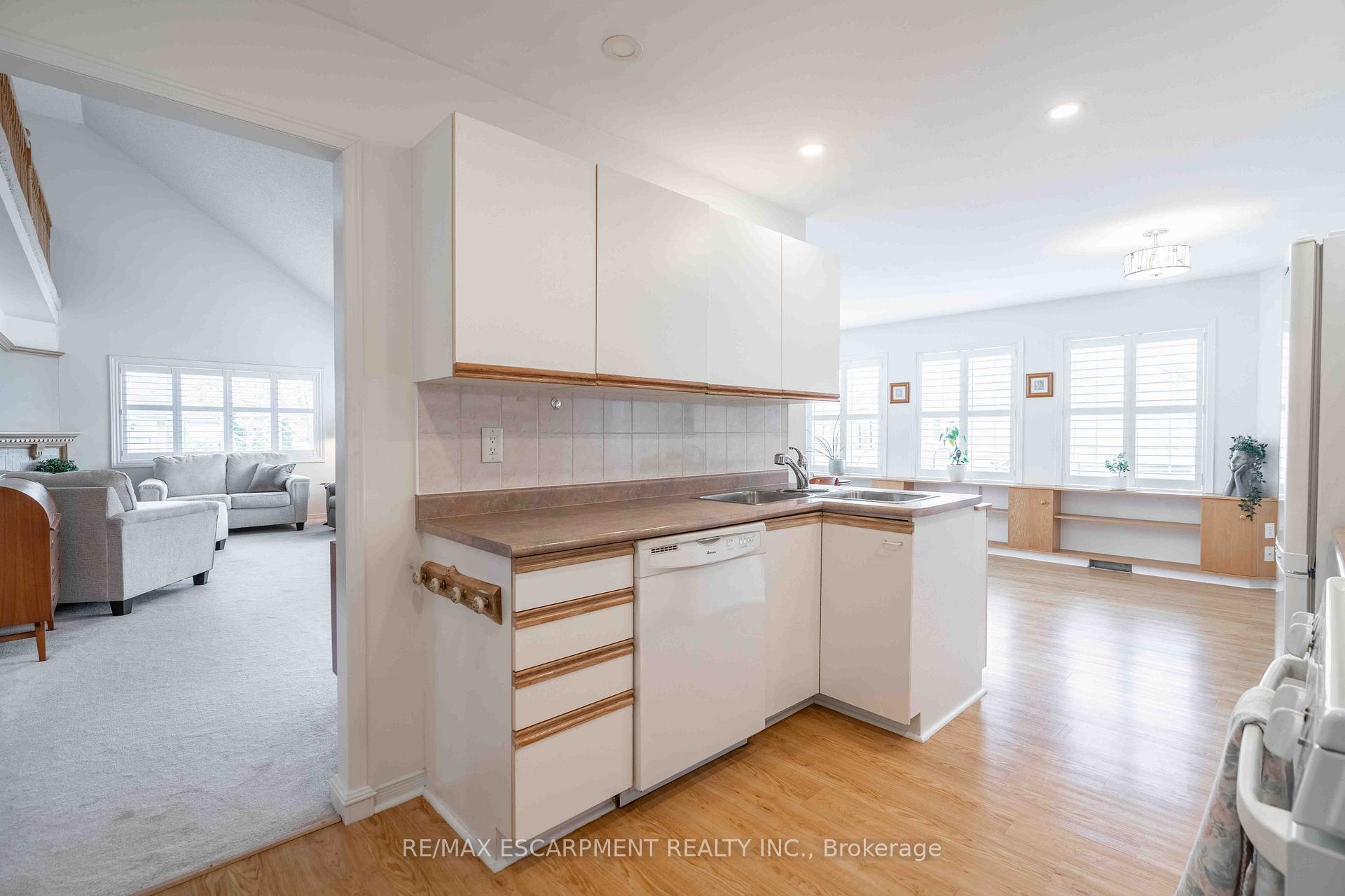 Photo 17 of 195 Silverbirch Boulevard, Hamilton, Rural Glanbrook — HOMEH