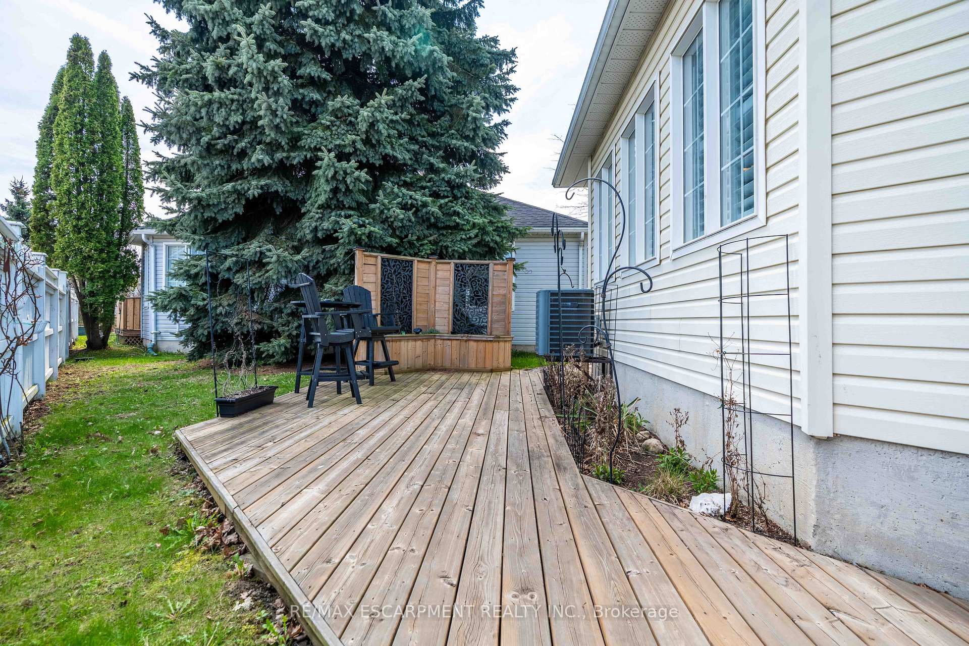 Photo 34 of 195 Silverbirch Boulevard, Hamilton, Rural Glanbrook — HOMEH