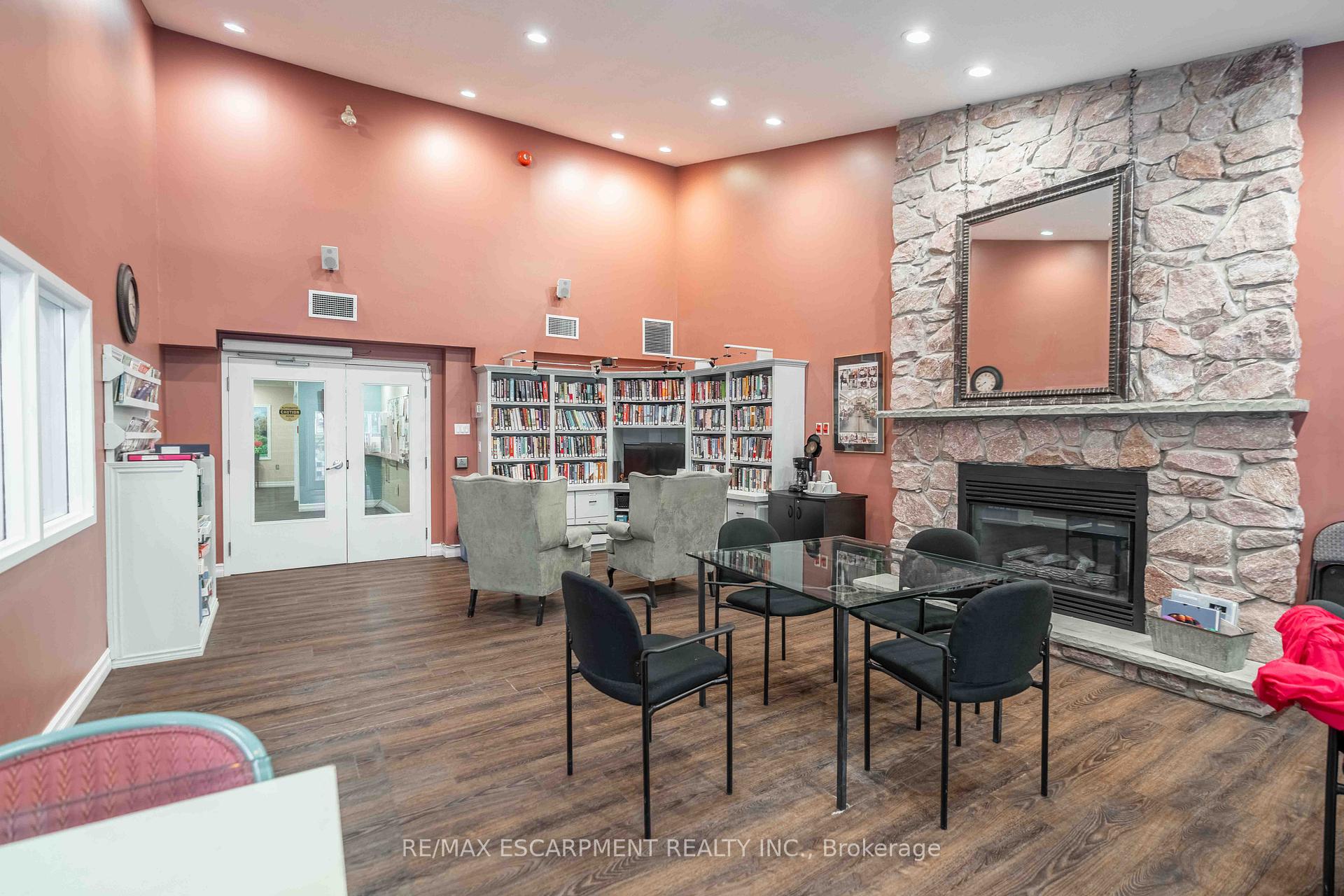 Photo 44 of 195 Silverbirch Boulevard, Hamilton, Rural Glanbrook — HOMEH