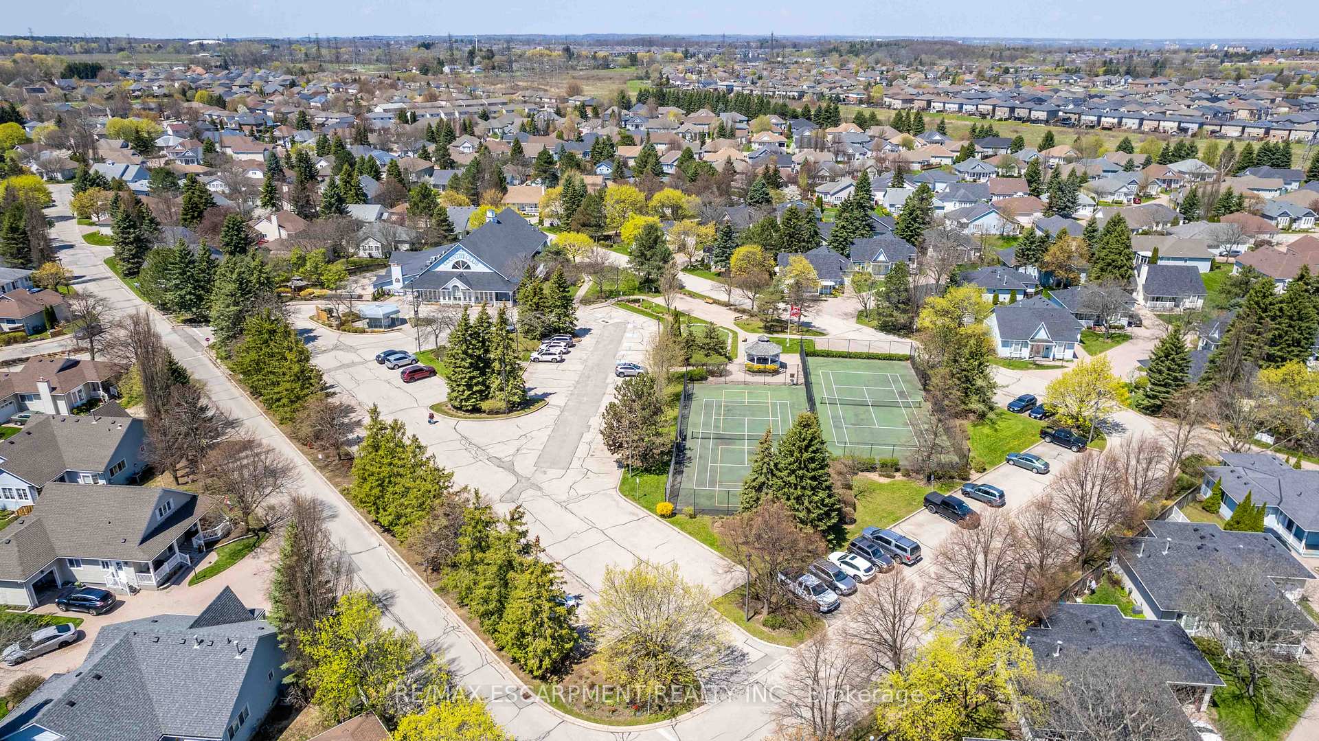 Photo 45 of 195 Silverbirch Boulevard, Hamilton, Rural Glanbrook — HOMEH