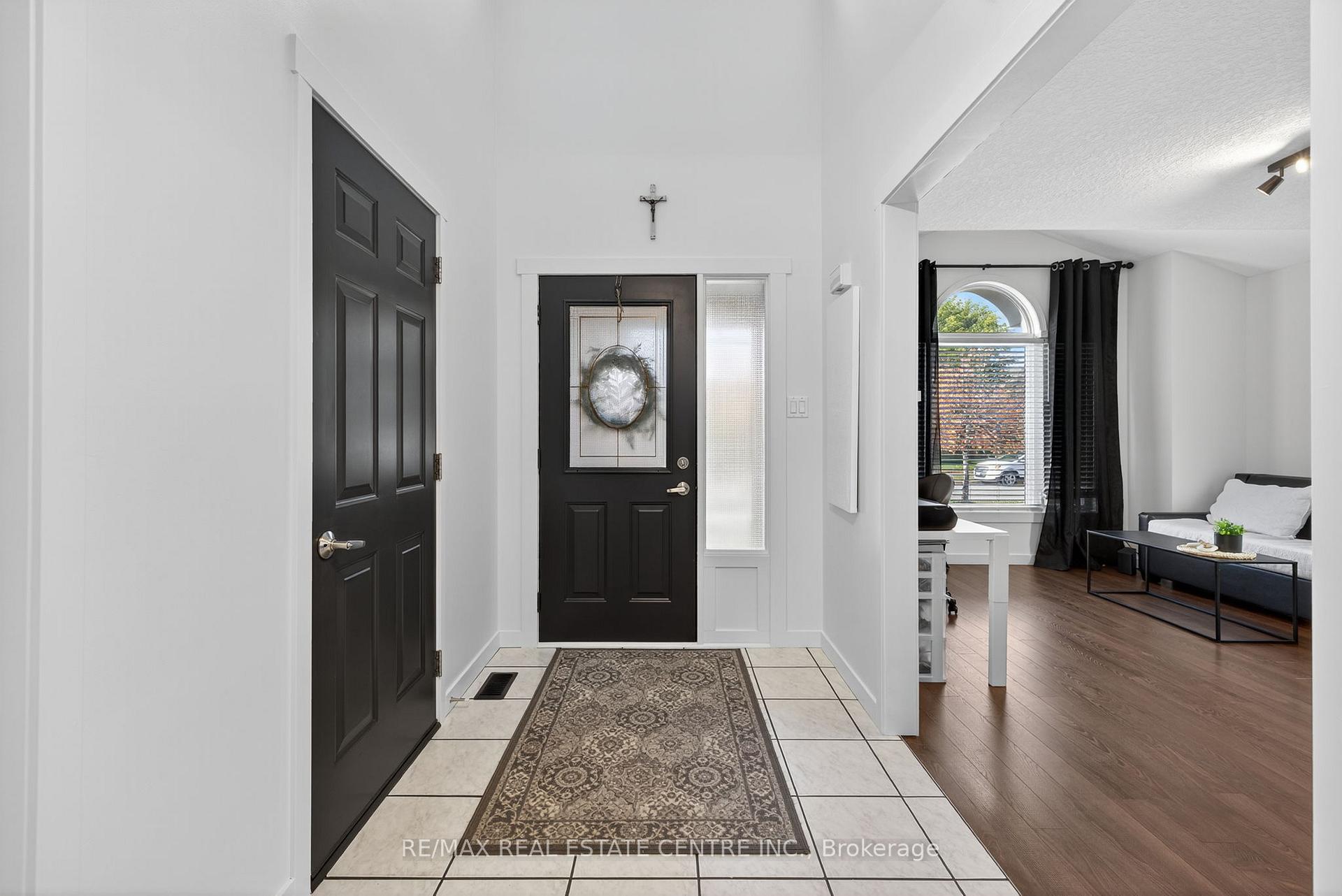 Photo 5 of 103 Hunter Road, Orangeville — HOMEH