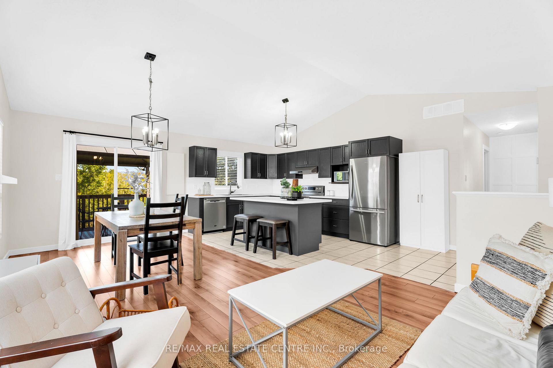 Photo 11 of 103 Hunter Road, Orangeville — HOMEH