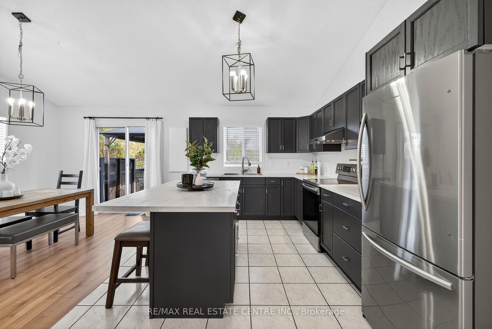 Photo 16 of 103 Hunter Road, Orangeville — HOMEH