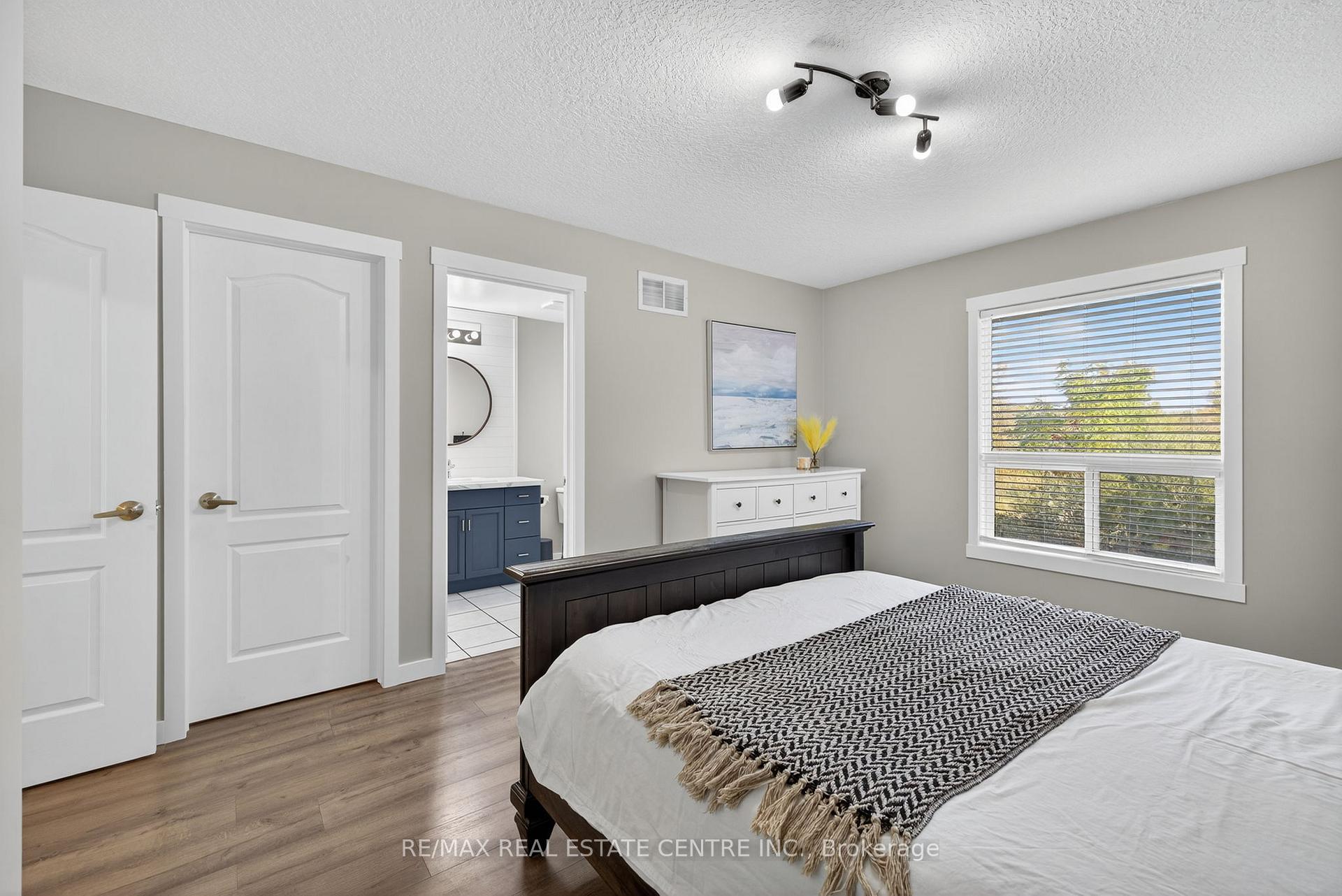 Photo 23 of 103 Hunter Road, Orangeville — HOMEH