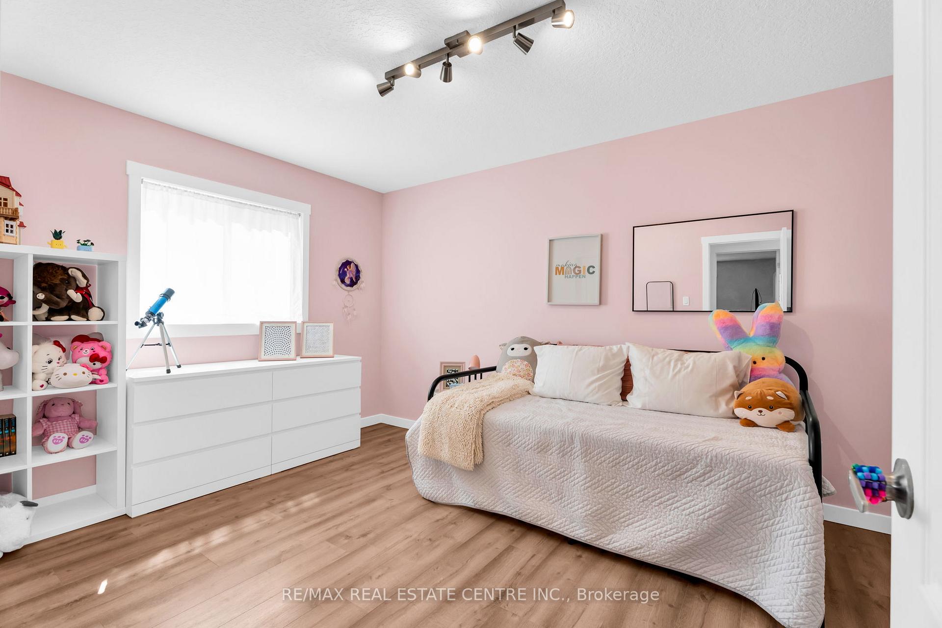 Photo 25 of 103 Hunter Road, Orangeville — HOMEH