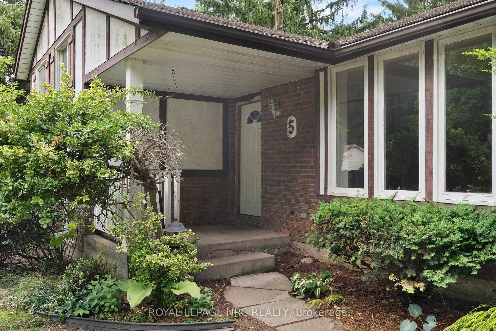 Photo 5 of 5 Fallingbrook Drive, Pelham, Fonthill — HOMEH