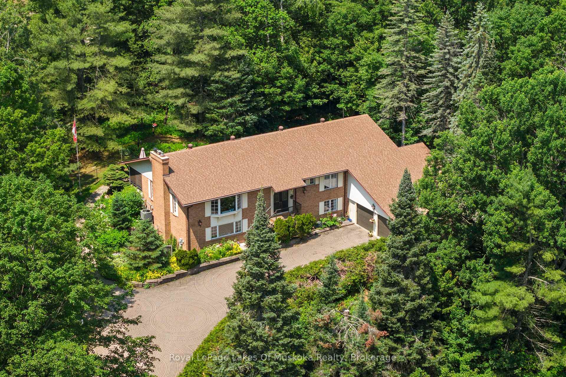 Front of 20 South Muskoka Drive