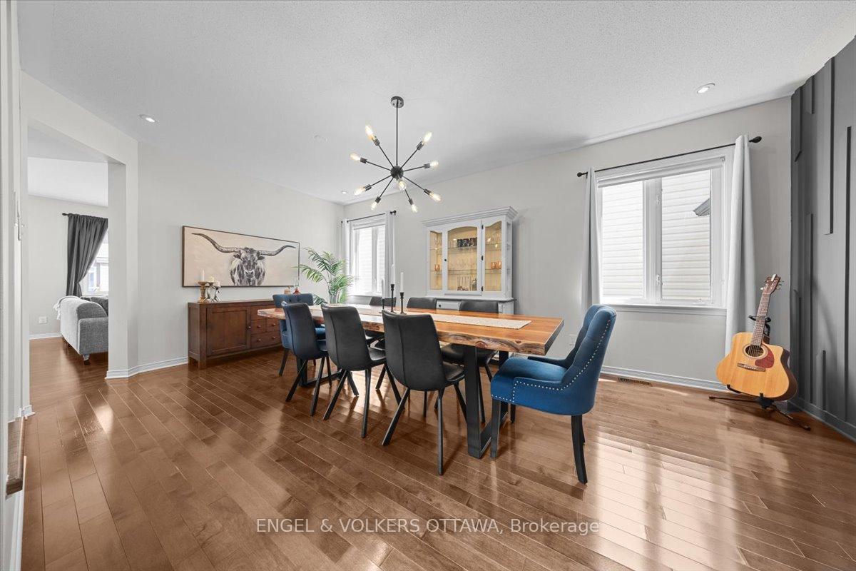Photo 7 of 220 Harthill Way, Ottawa, Barrhaven - Heritage Park — HOMEH