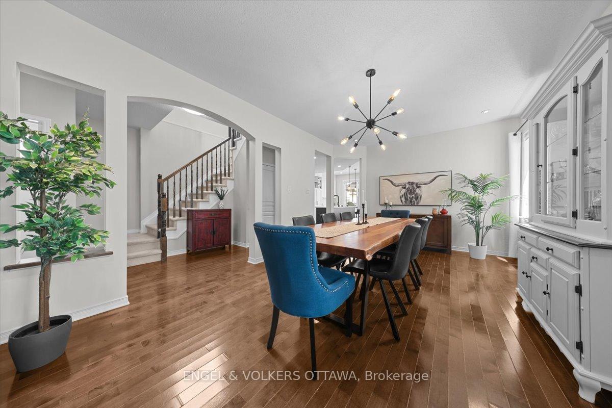 Photo 9 of 220 Harthill Way, Ottawa, Barrhaven - Heritage Park — HOMEH