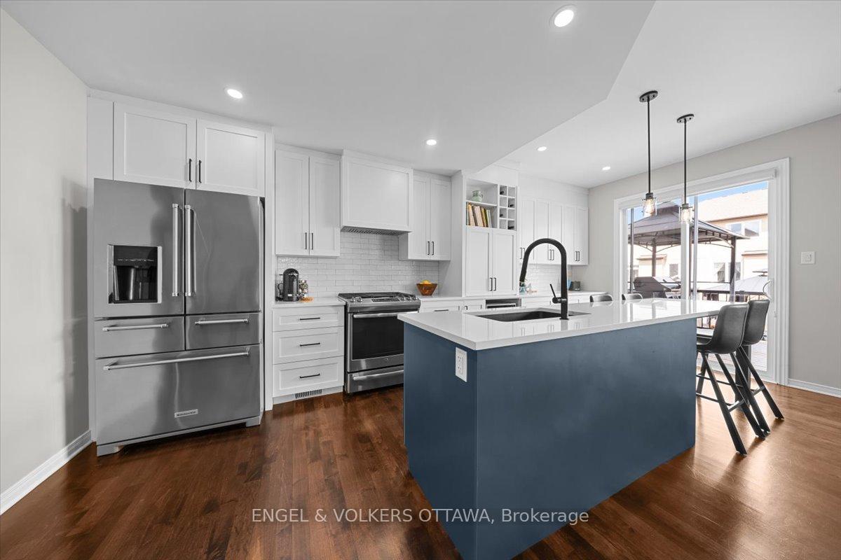 Photo 11 of 220 Harthill Way, Ottawa, Barrhaven - Heritage Park — HOMEH