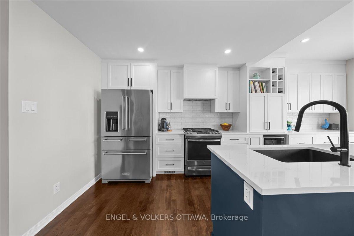 Photo 12 of 220 Harthill Way, Ottawa, Barrhaven - Heritage Park — HOMEH