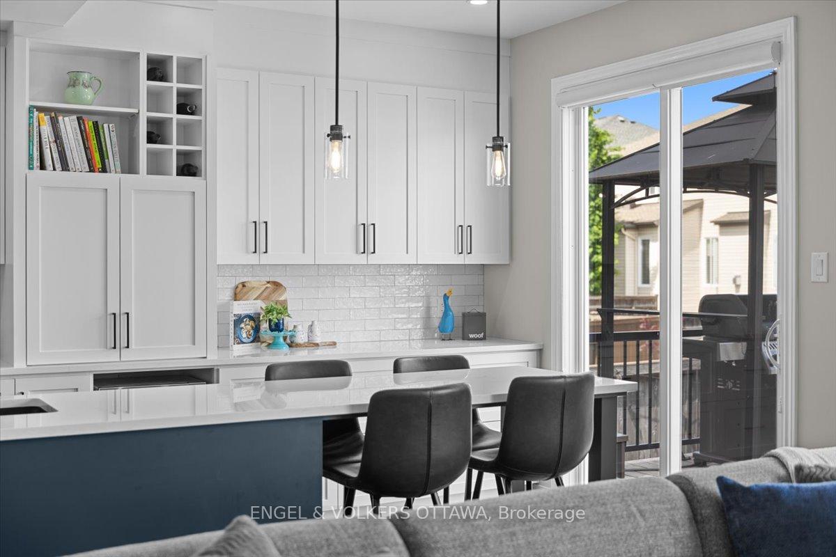 Photo 13 of 220 Harthill Way, Ottawa, Barrhaven - Heritage Park — HOMEH