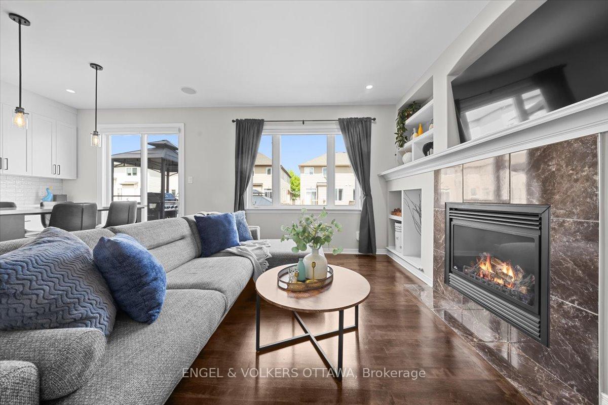 Photo 18 of 220 Harthill Way, Ottawa, Barrhaven - Heritage Park — HOMEH