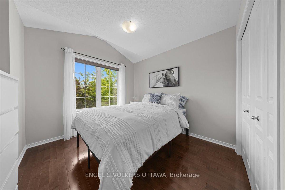 Photo 26 of 220 Harthill Way, Ottawa, Barrhaven - Heritage Park — HOMEH