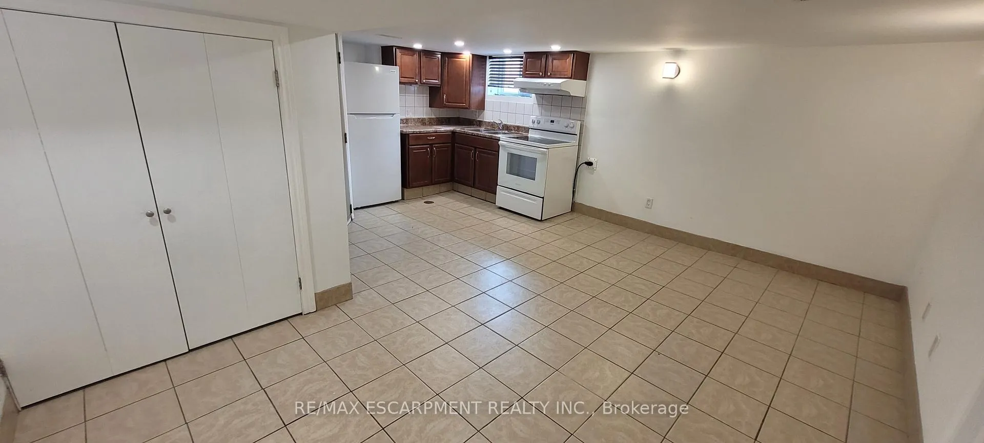 Photo 13 of Unit Lower Level, 98 Limeridge Road E, Hamilton, Greeningdon — HOMEH