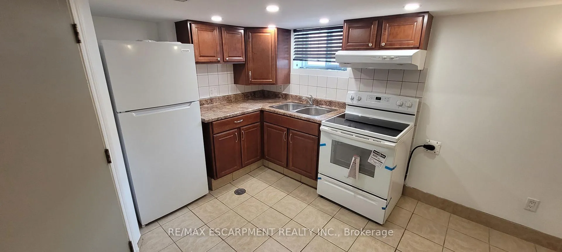 Photo 23 of Unit Lower Level, 98 Limeridge Road E, Hamilton, Greeningdon — HOMEH
