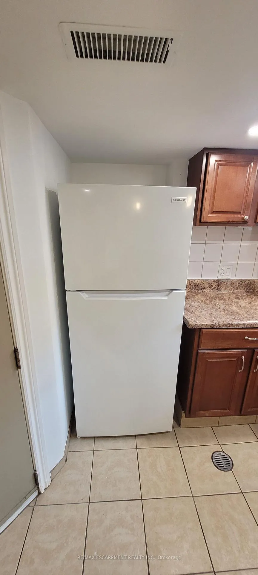 Photo 25 of Unit Lower Level, 98 Limeridge Road E, Hamilton, Greeningdon — HOMEH