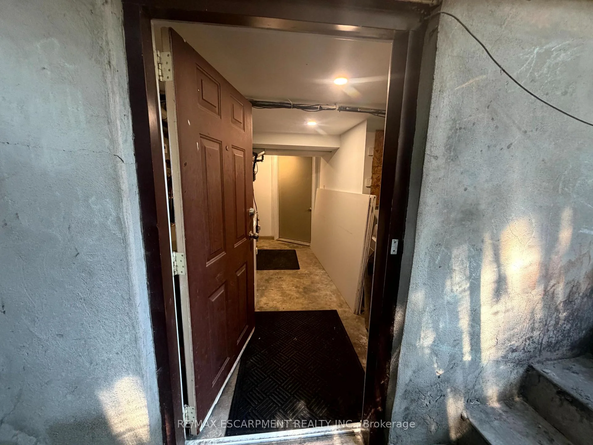 Photo 9 of Unit Lower Level, 98 Limeridge Road E, Hamilton, Greeningdon — HOMEH