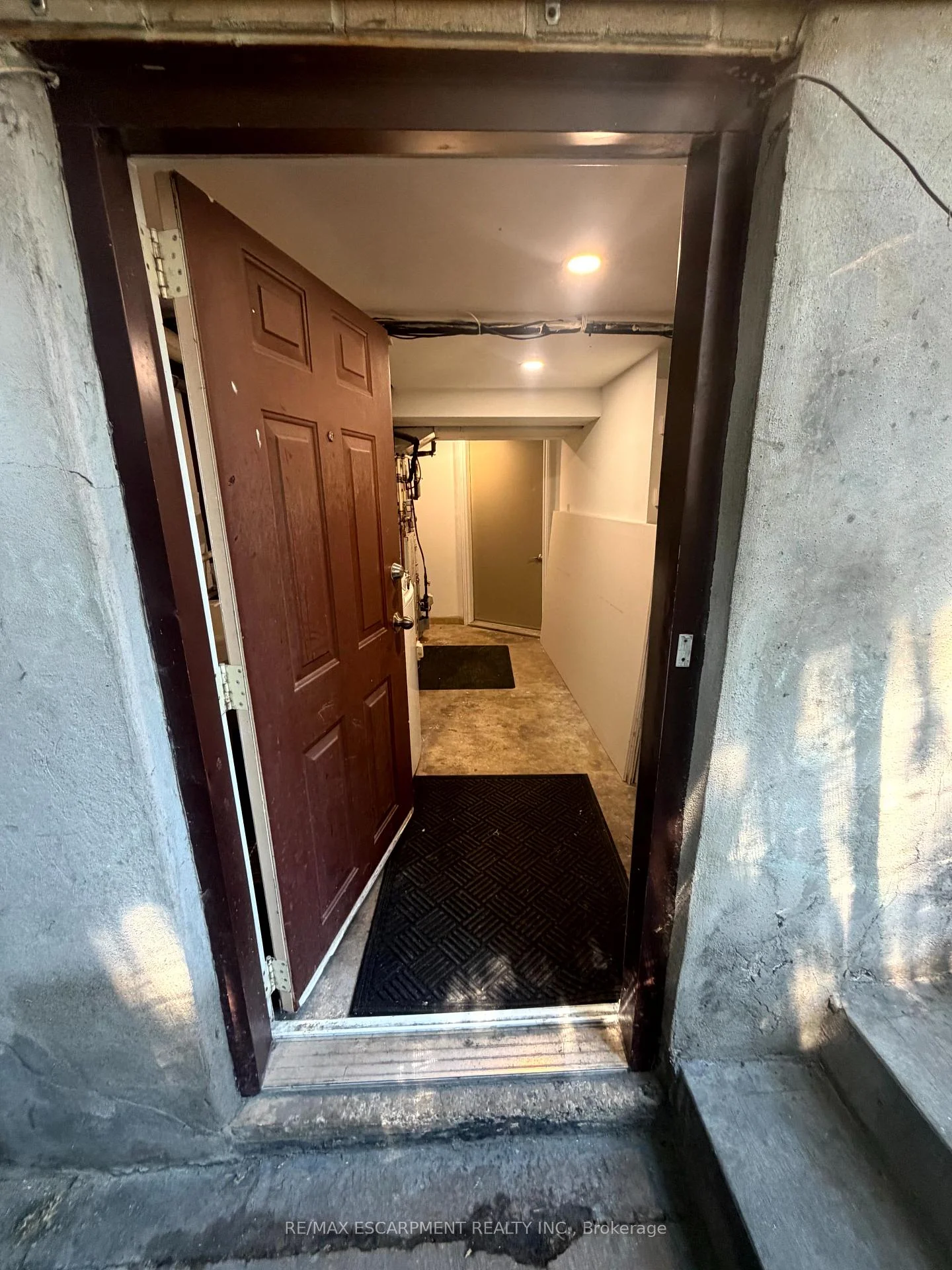Photo 18 of Unit Lower Level, 98 Limeridge Road E, Hamilton, Greeningdon — HOMEH