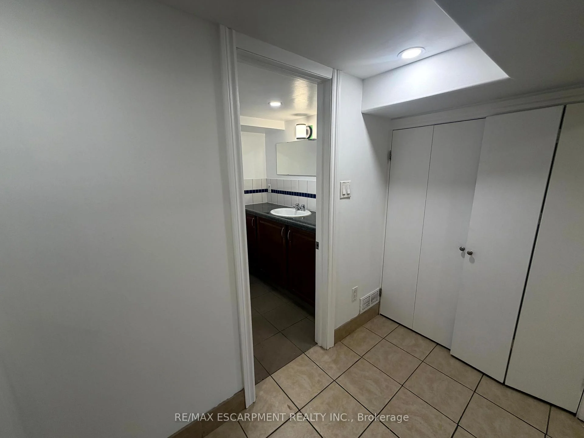 Photo 34 of Unit Lower Level, 98 Limeridge Road E, Hamilton, Greeningdon — HOMEH